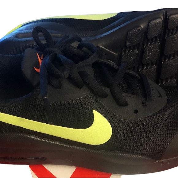 Boys 5Y Nike Air Max Oketo - Picture 7 of 8